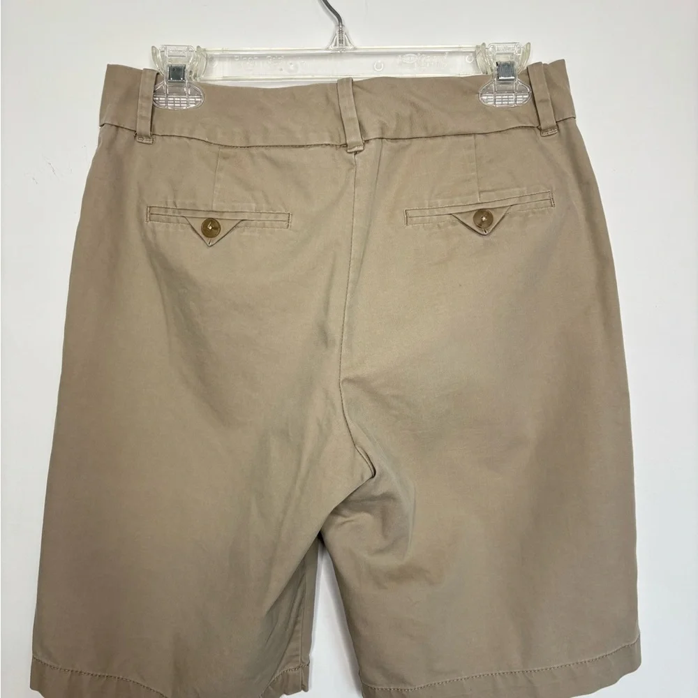 BN9 Dockers Women's Tan Bermudas Khaki‎ Shorts size 6 Casual Chic Timeless